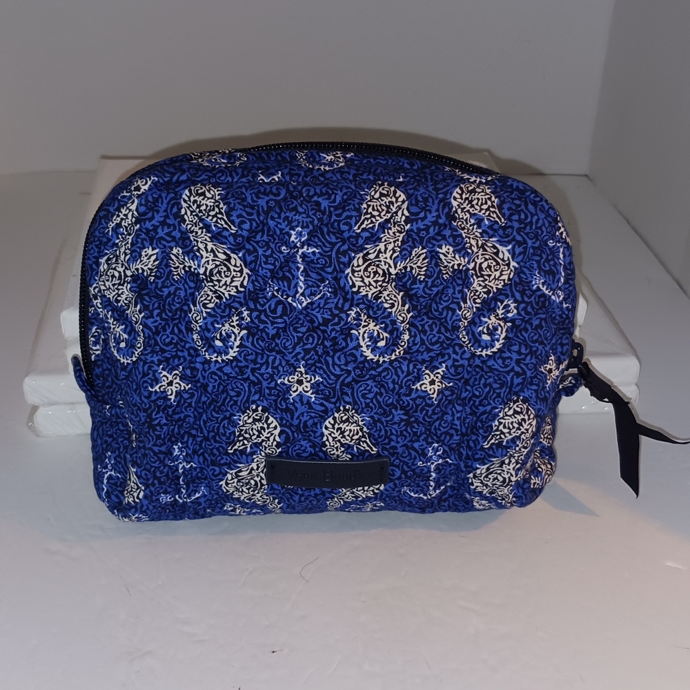 Vera Bradley "Seahorse Of Course" Iconic Medium Makeu… Gem